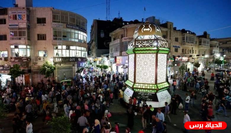 بلدية رام الله تضيئ فانوس رمضان